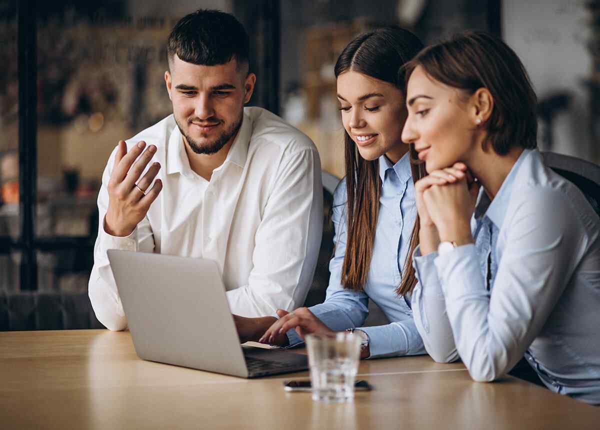 Corporate <strong>& Commercial Law</strong>